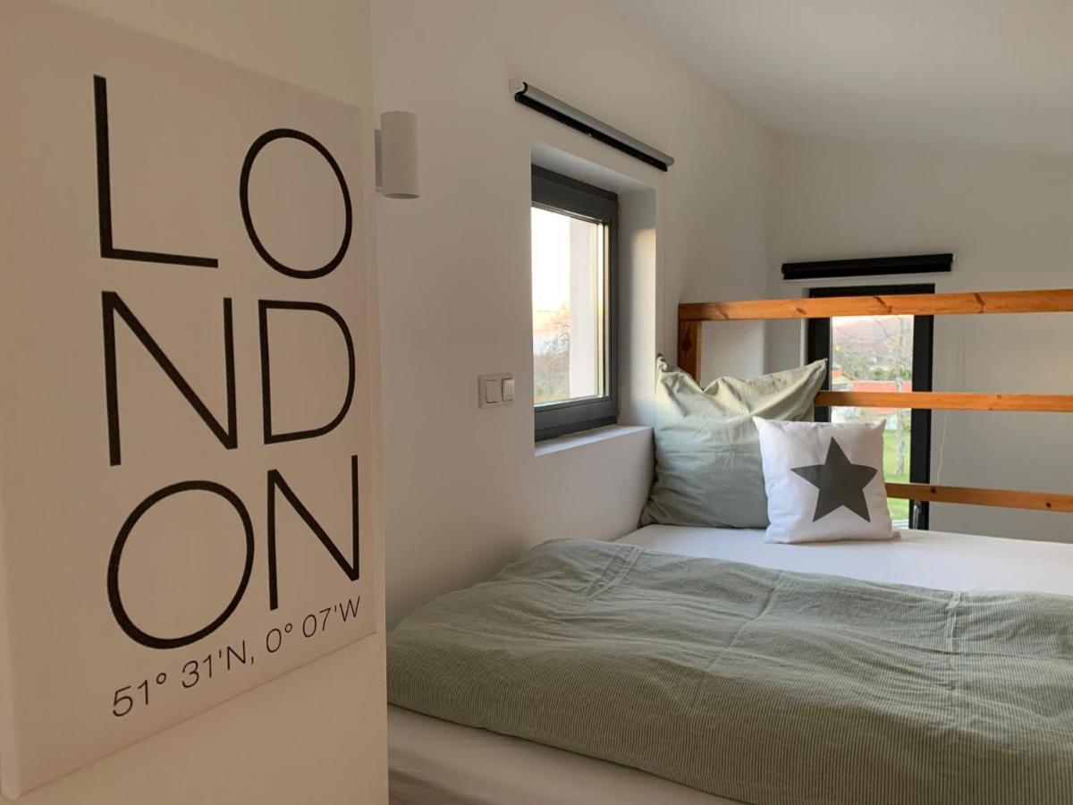 Moderne 70 Qm Ferienwohnung In Waldrandlage Eppelborn Exteriör bild